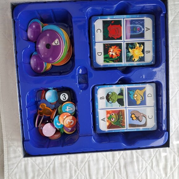 Pictopia Disney Edition Ultimate Picture-Trivia Family Game 2-6 Players Ages 7+ - Picture 5 of 6